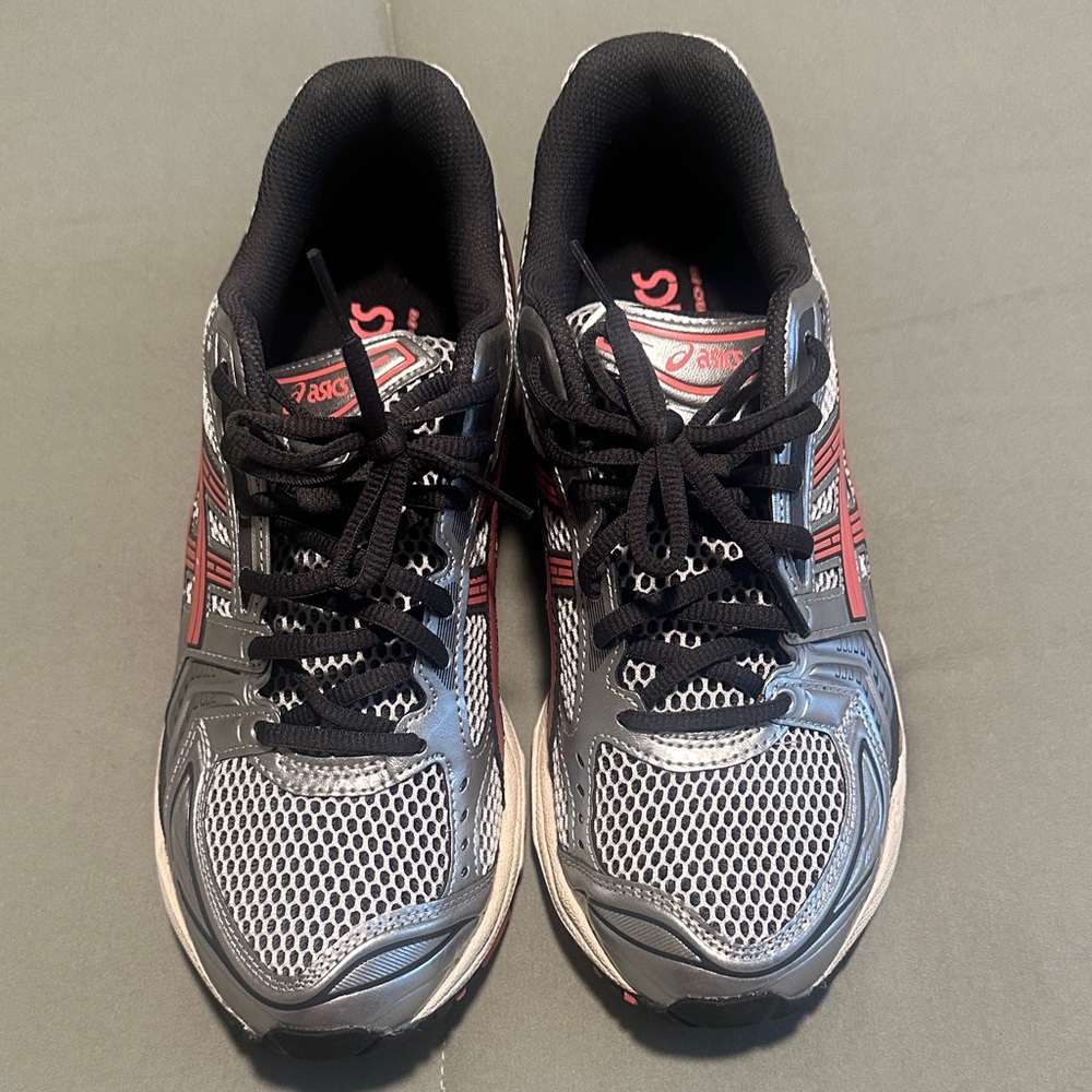 ASICS women Black and Gray Running Shoes